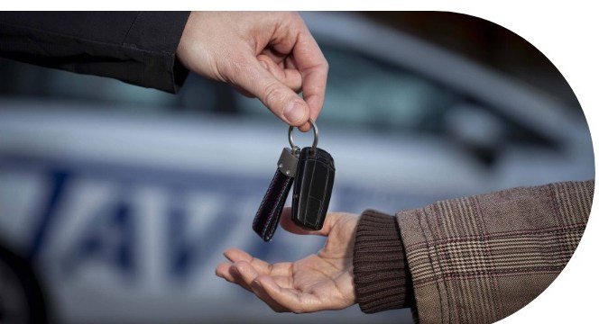 Consegna delle chiavi di un’automobile